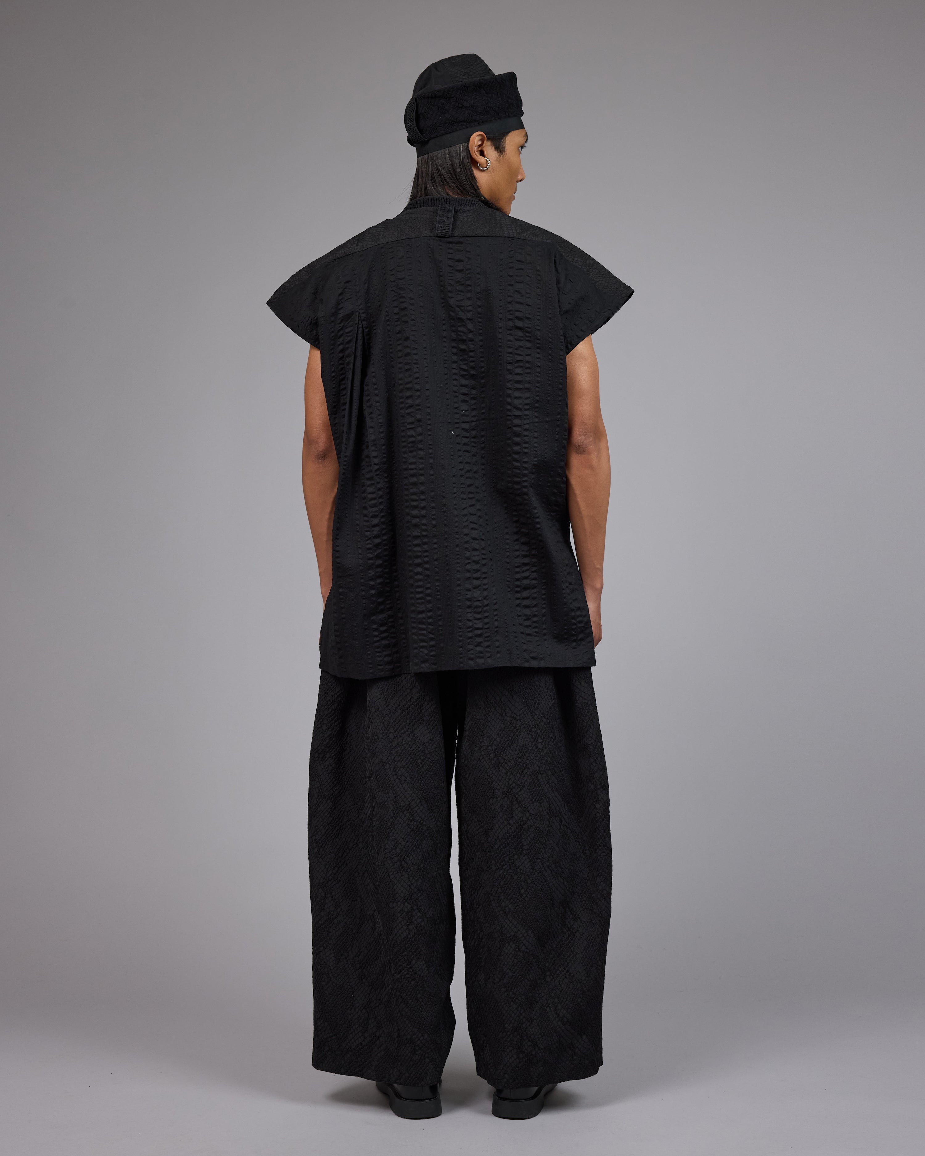 TOGA | Black Slake