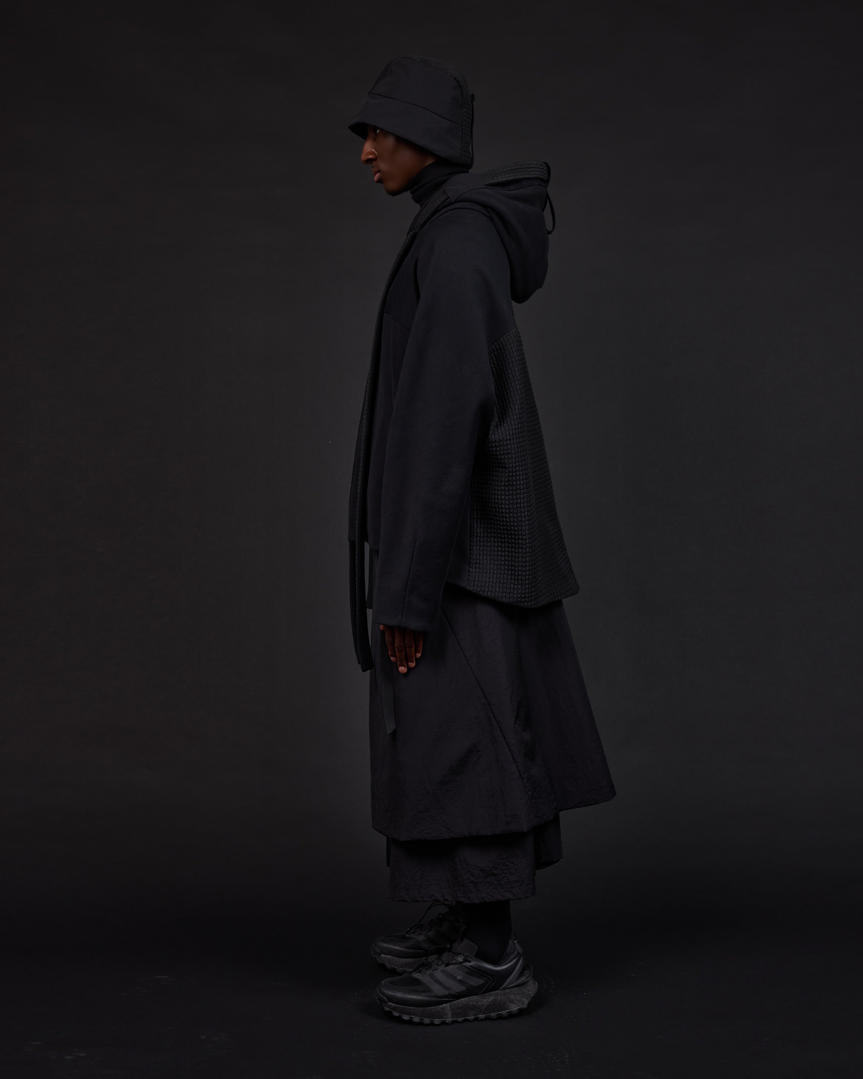 HOODEN | Osa Black