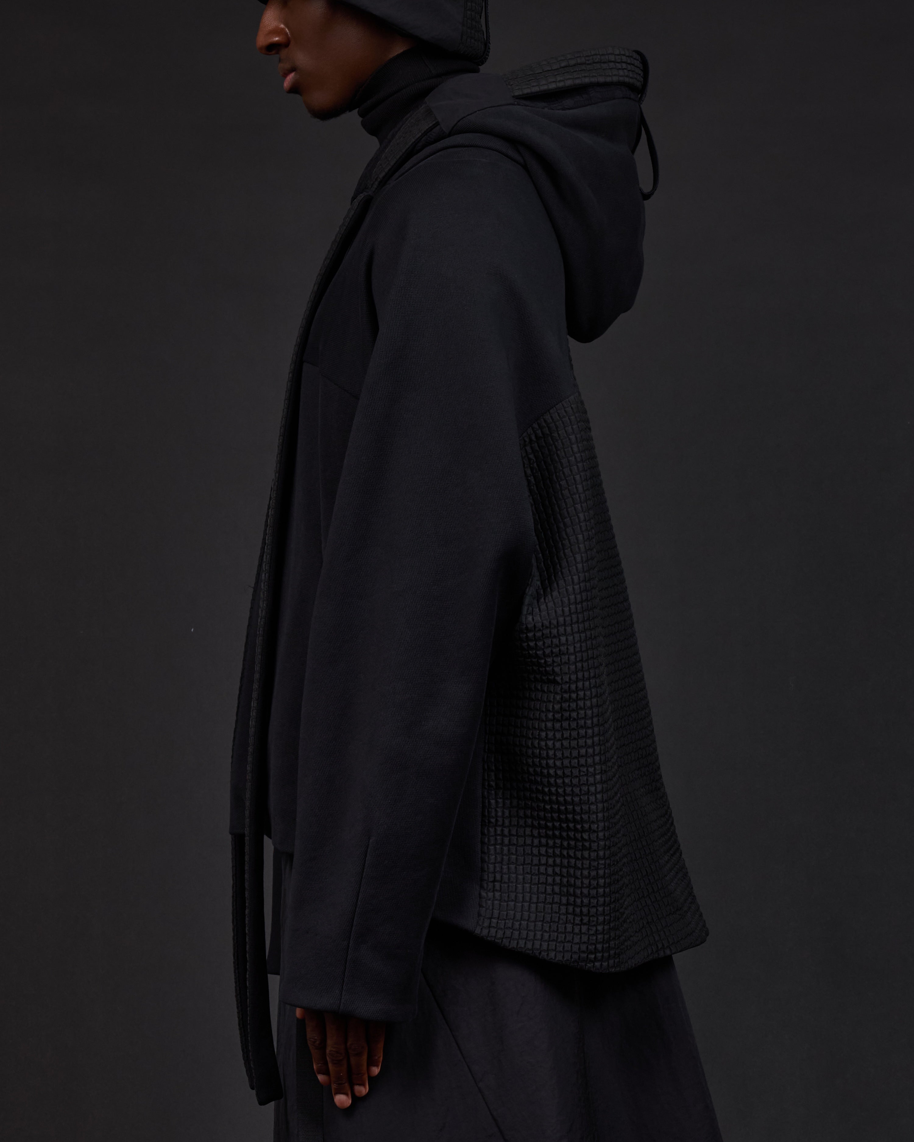 HOODEN | Osa Black