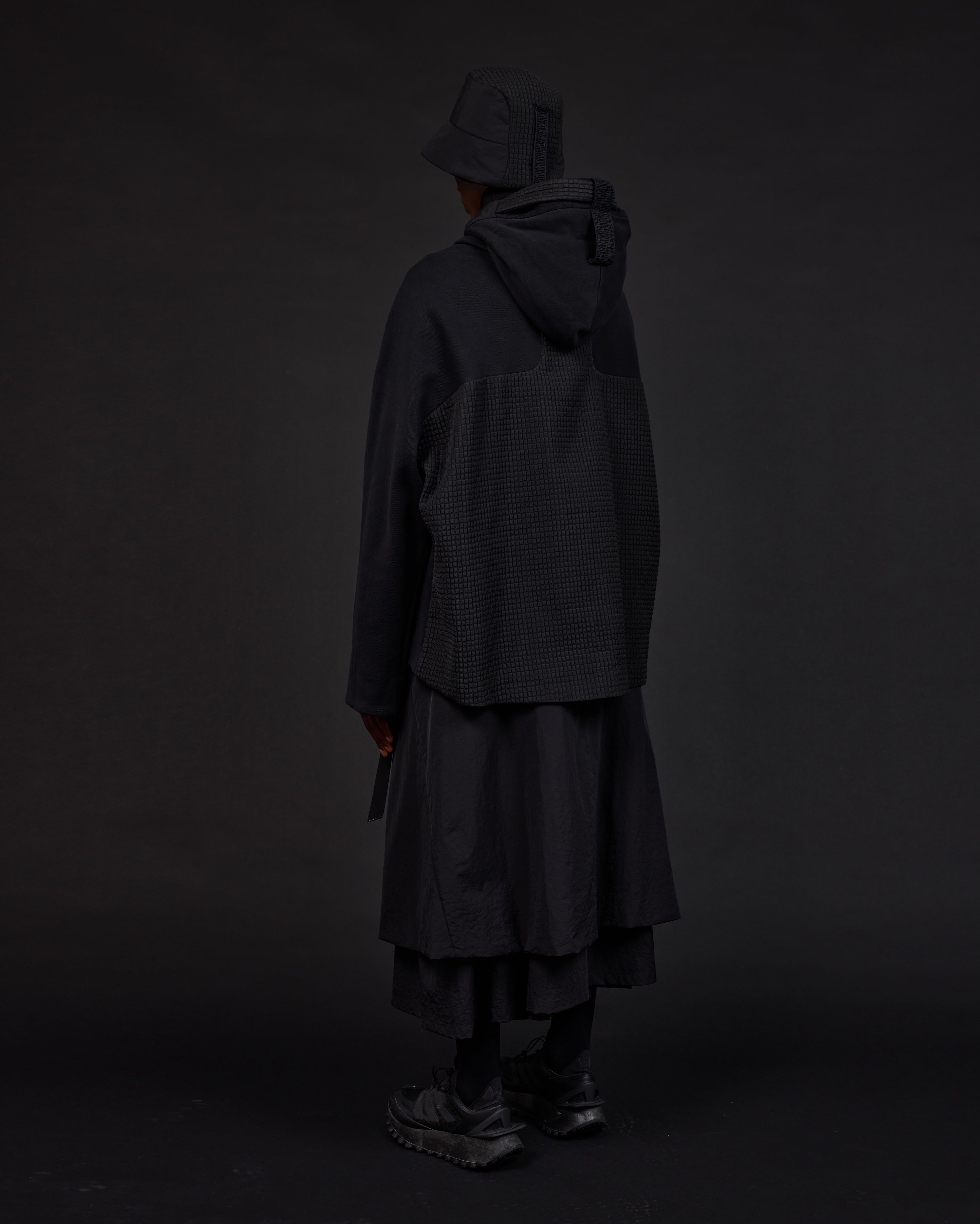 HOODEN | Osa Black