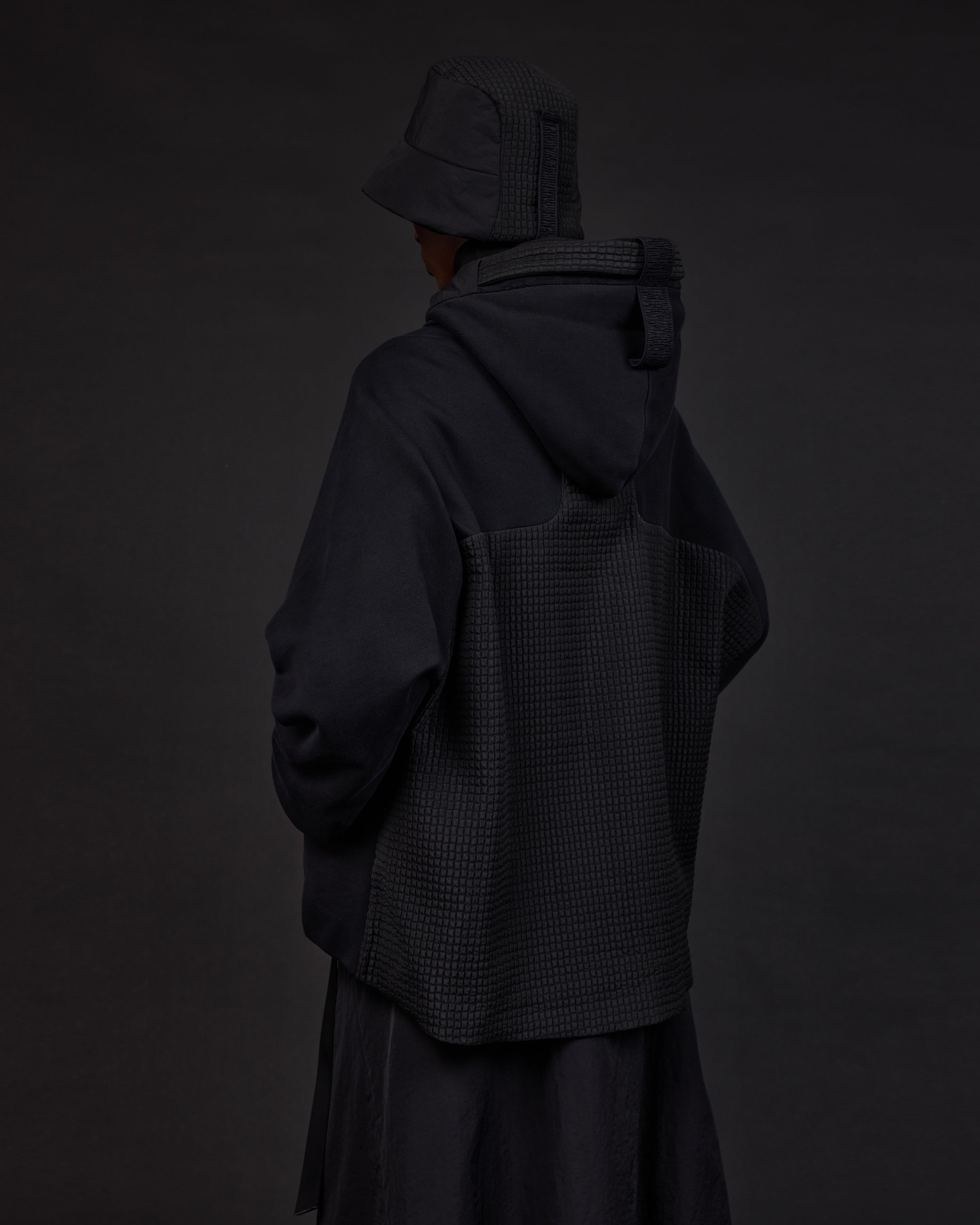 HOODEN | Osa Black