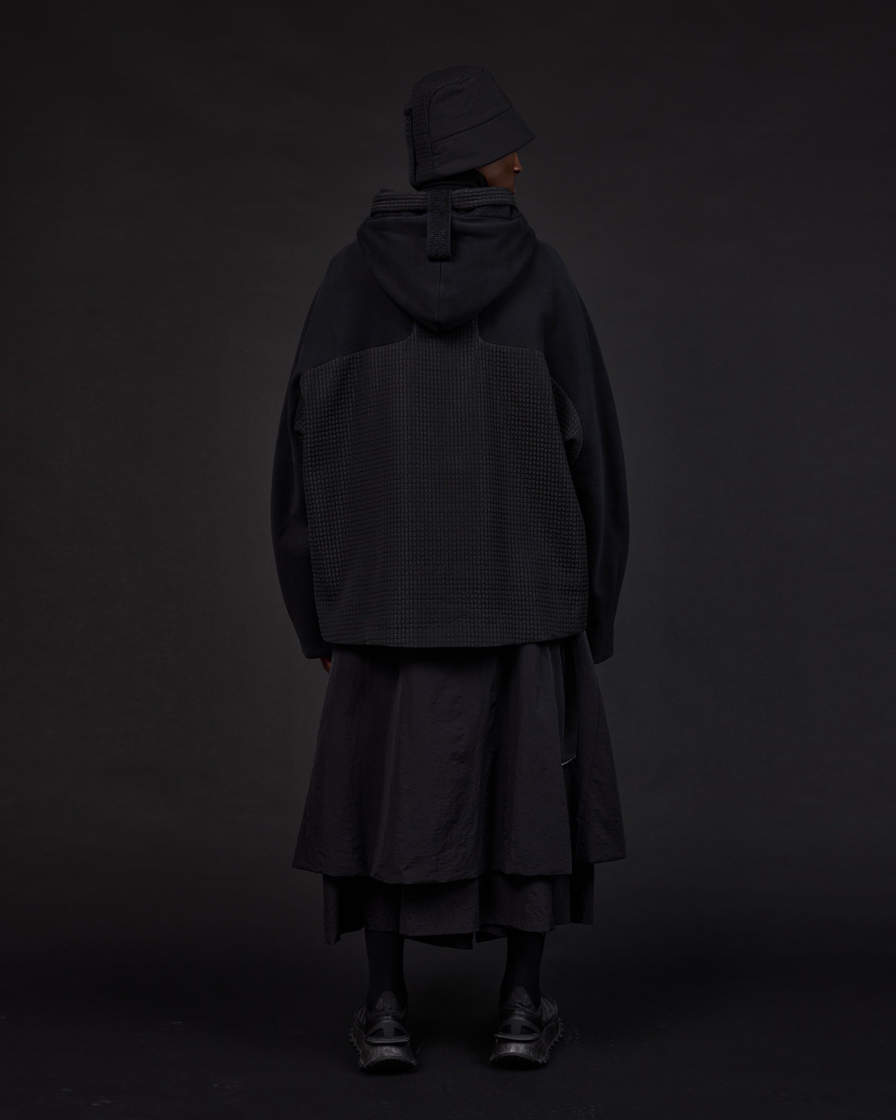 HOODEN | Osa Black