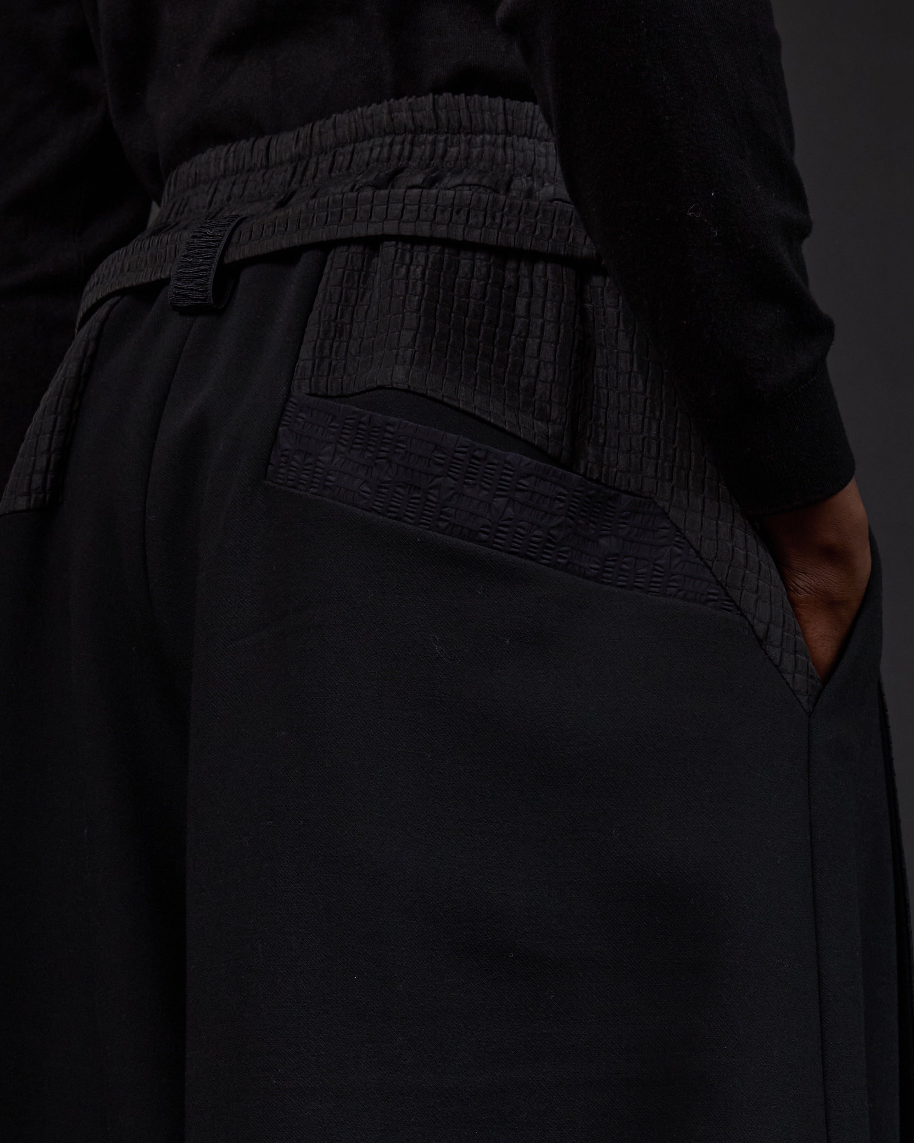 JORDA | Black Poly Wool