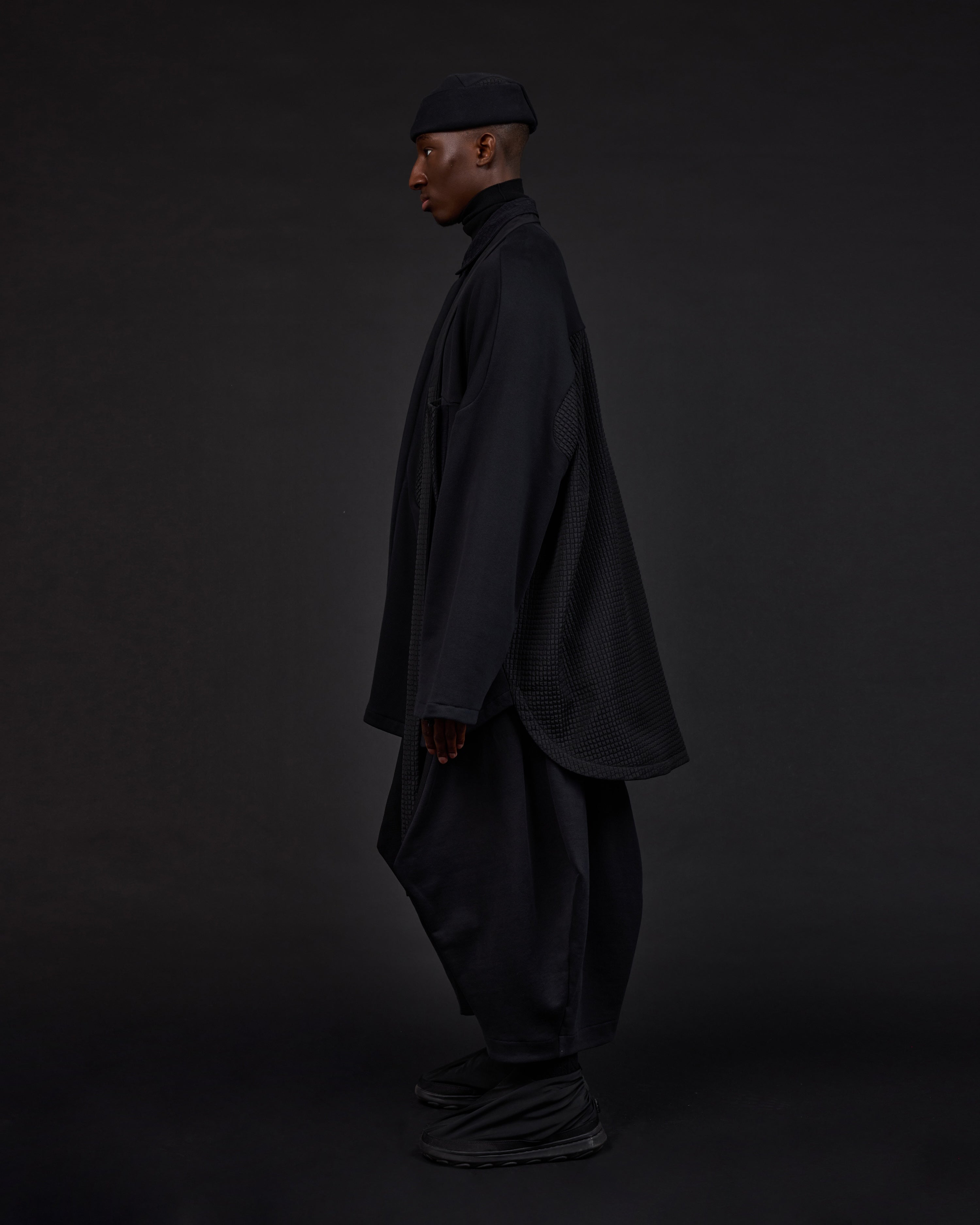 KIRTIS | Osa Black