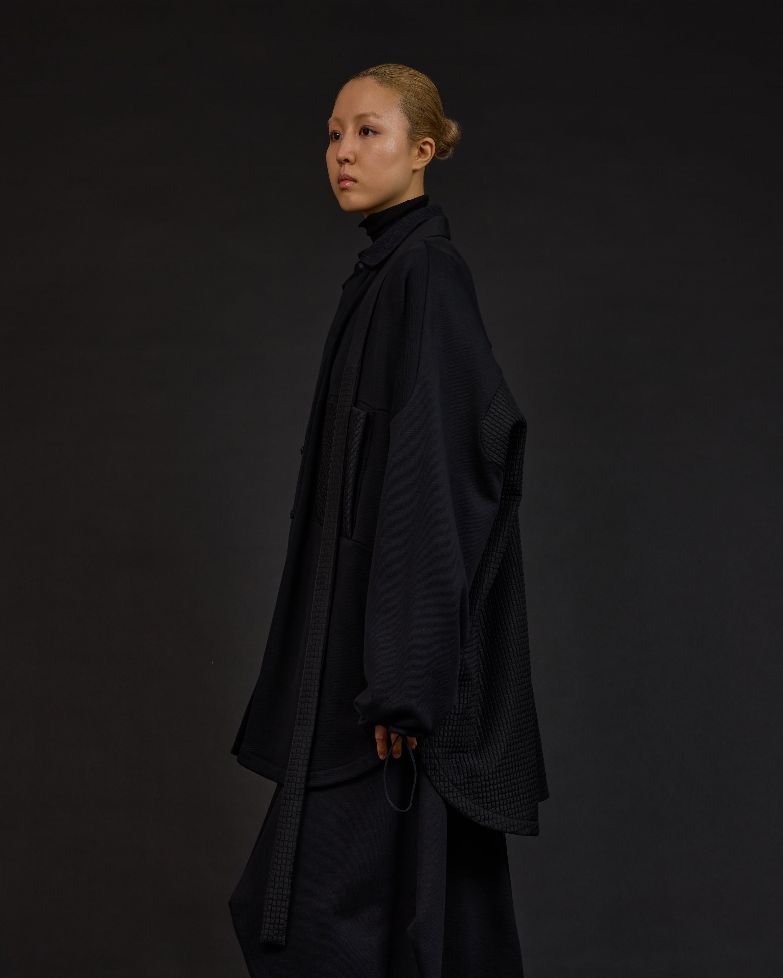 KIRTIS | Osa Black