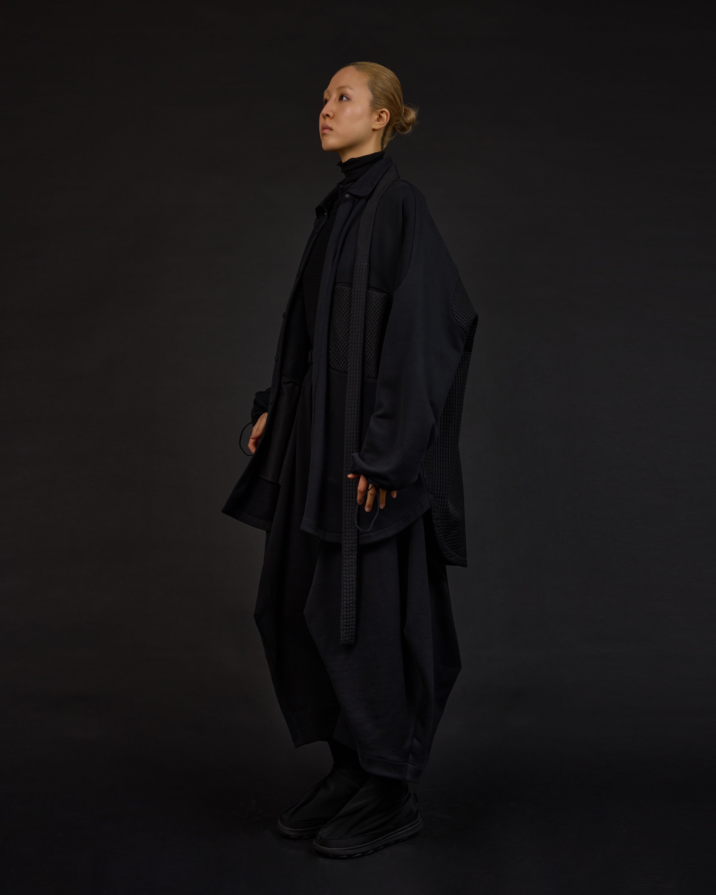KIRTIS | Osa Black