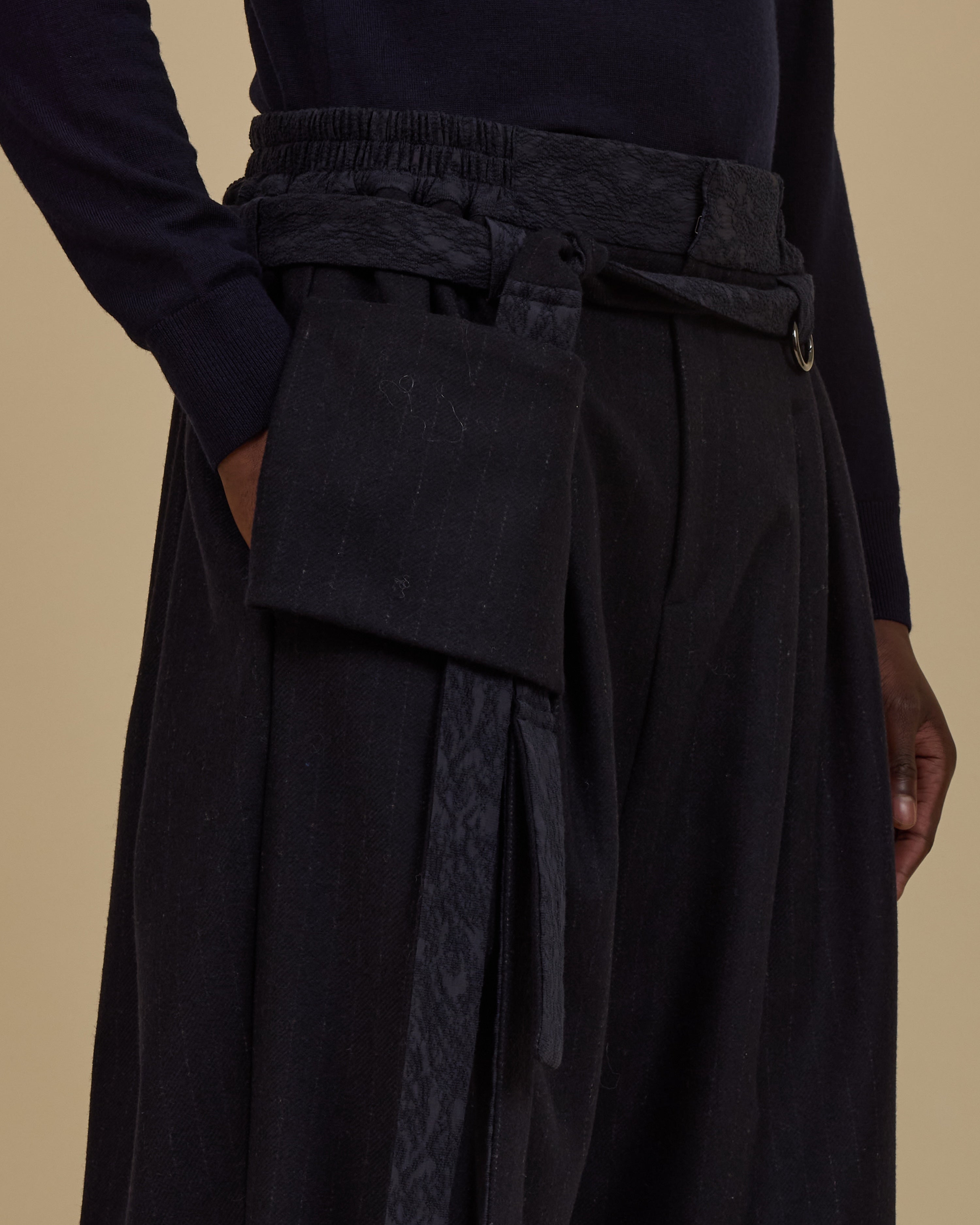 KHOLONG | Navy Chalk's Wool