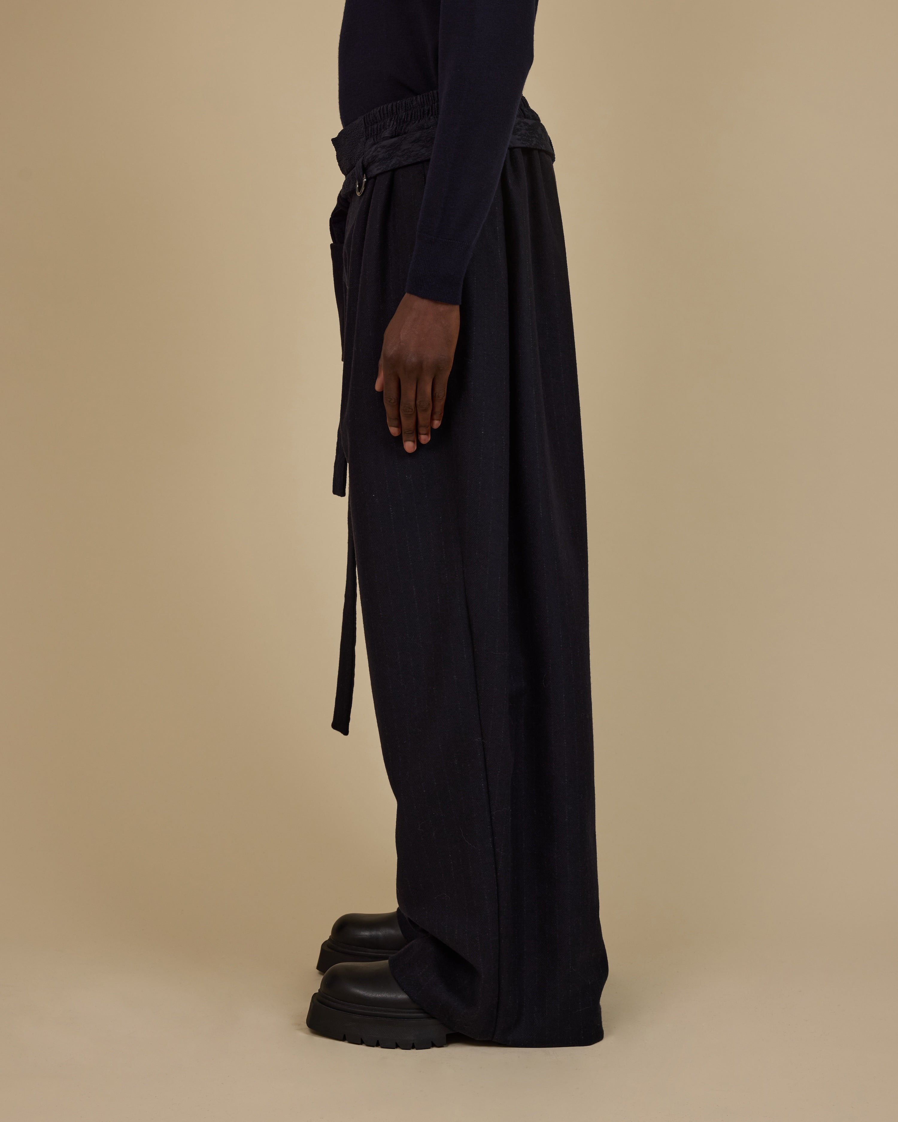 KHOLONG | Navy Chalk's Wool
