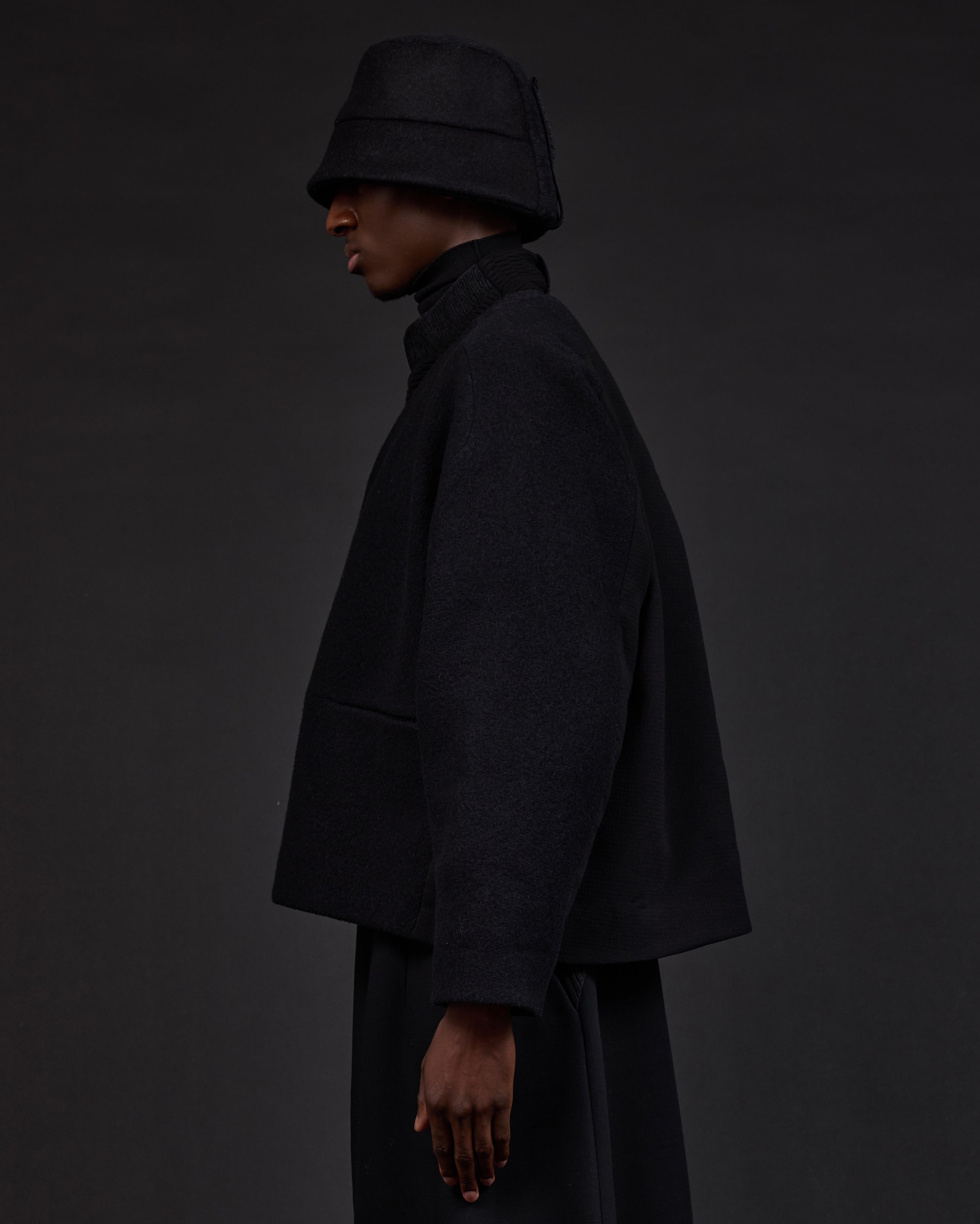 LLOVER | Black Boilpera Wool