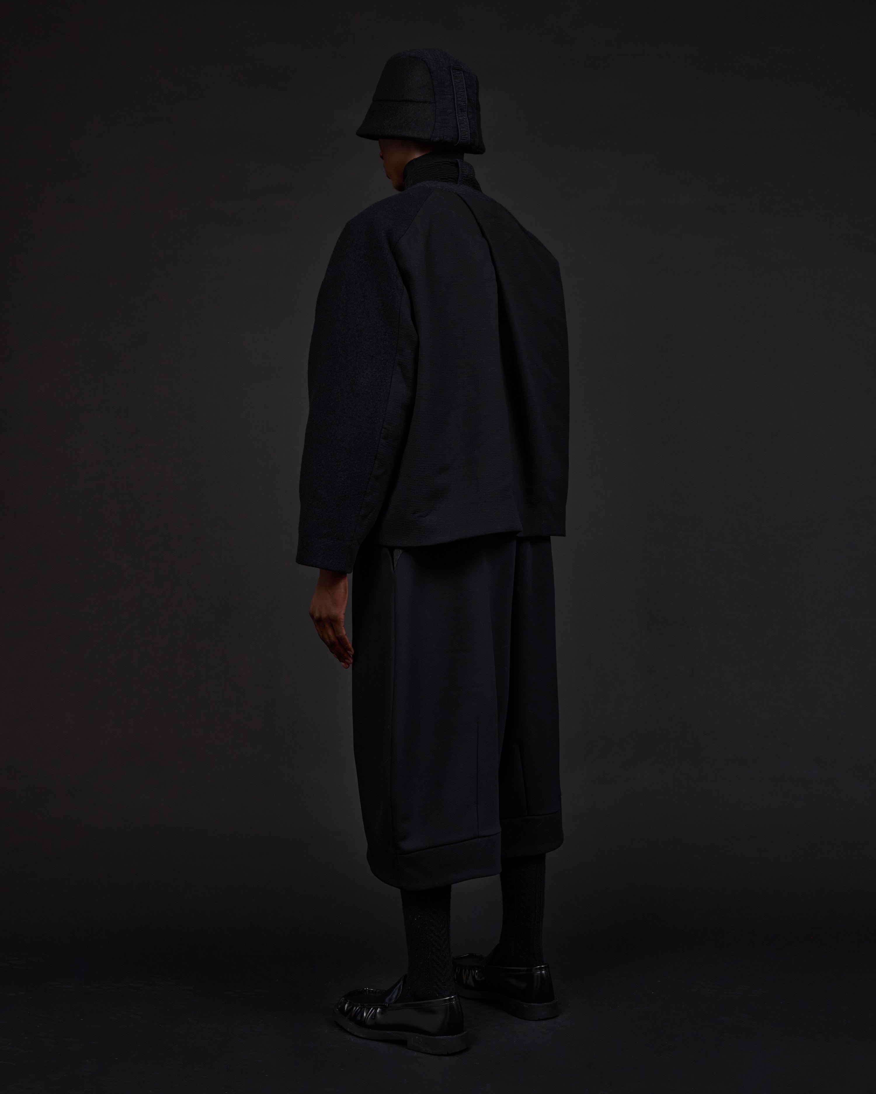 LLOVER | Black Boilpera Wool