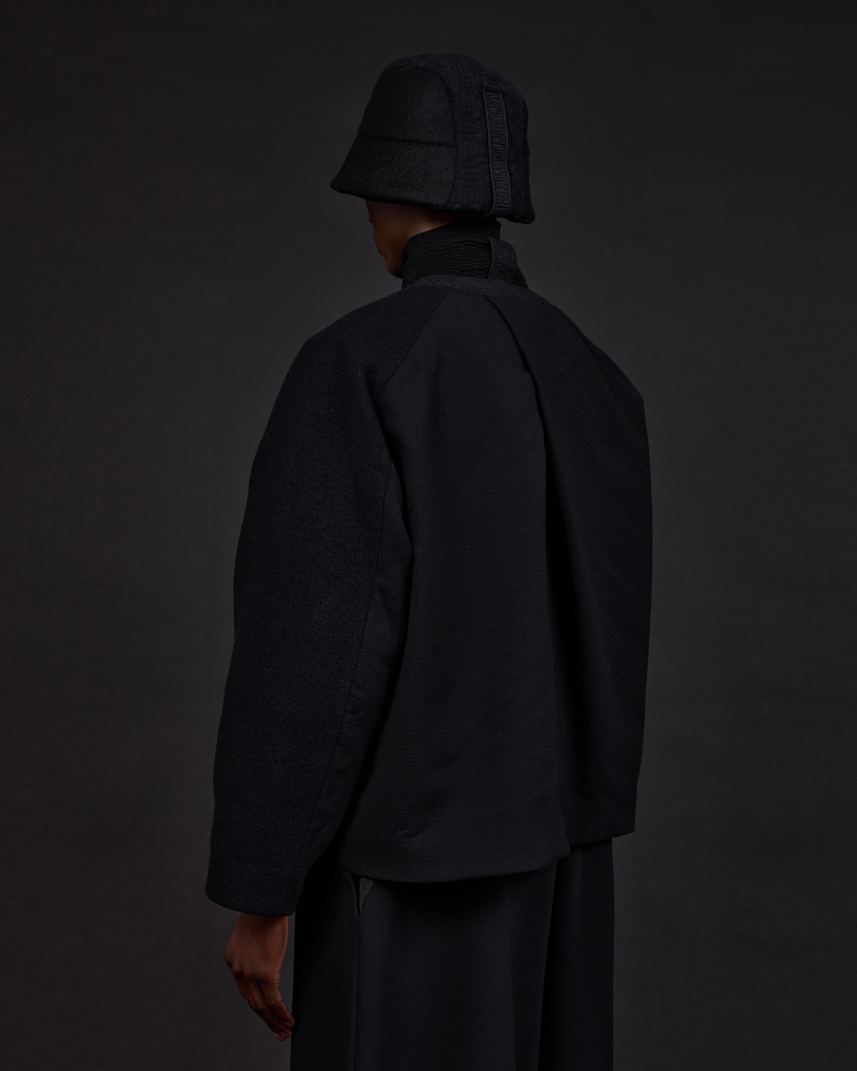 LLOVER | Black Boilpera Wool