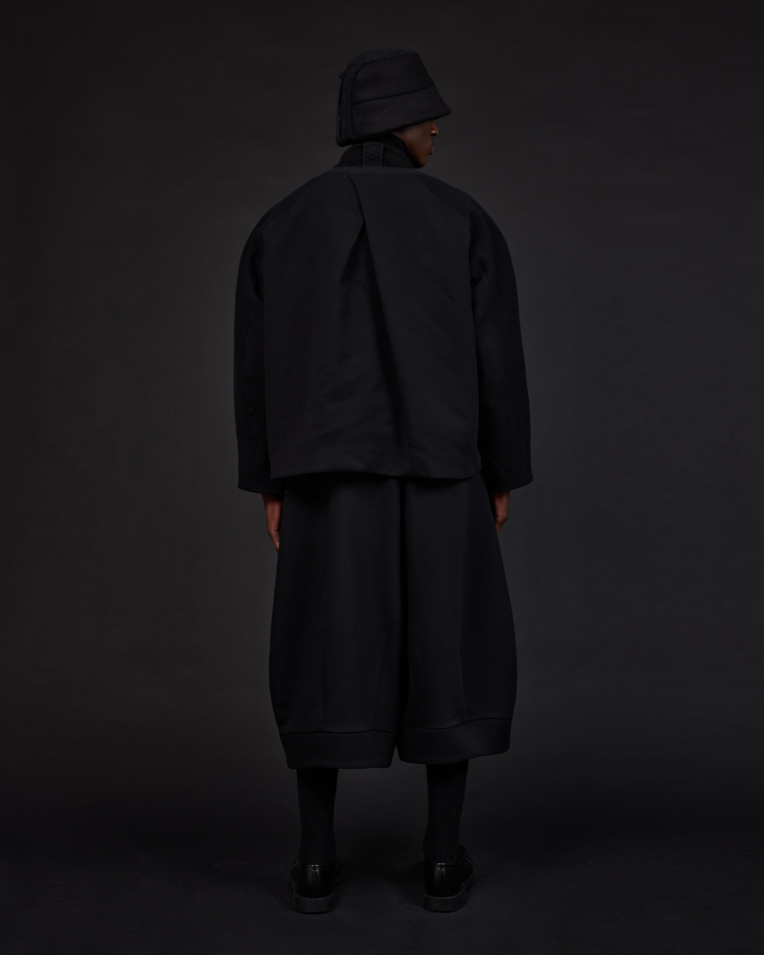LLOVER | Black Boilpera Wool