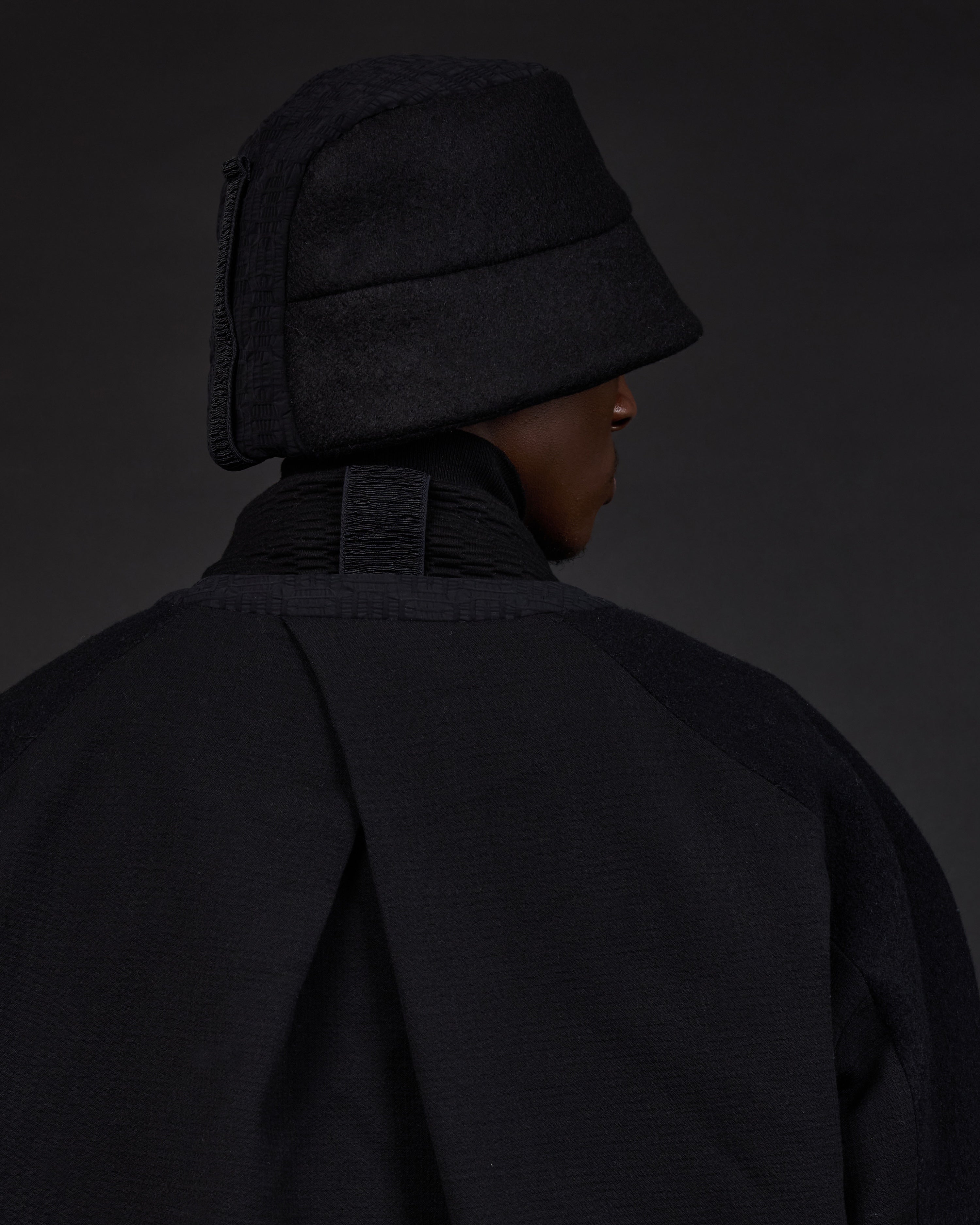 LLOVER | Black Boilpera Wool