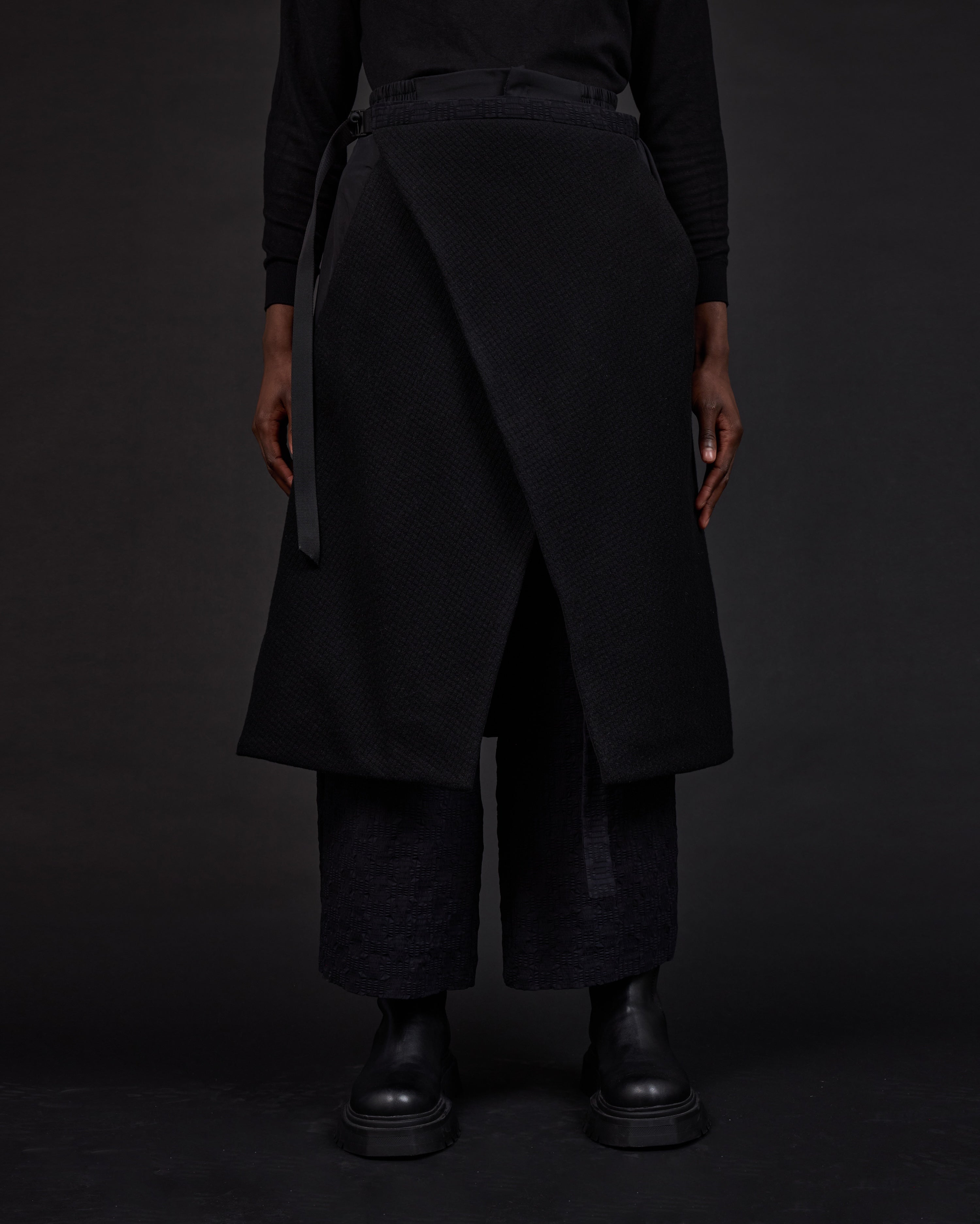 SKOVER  |  Black Plaitwool