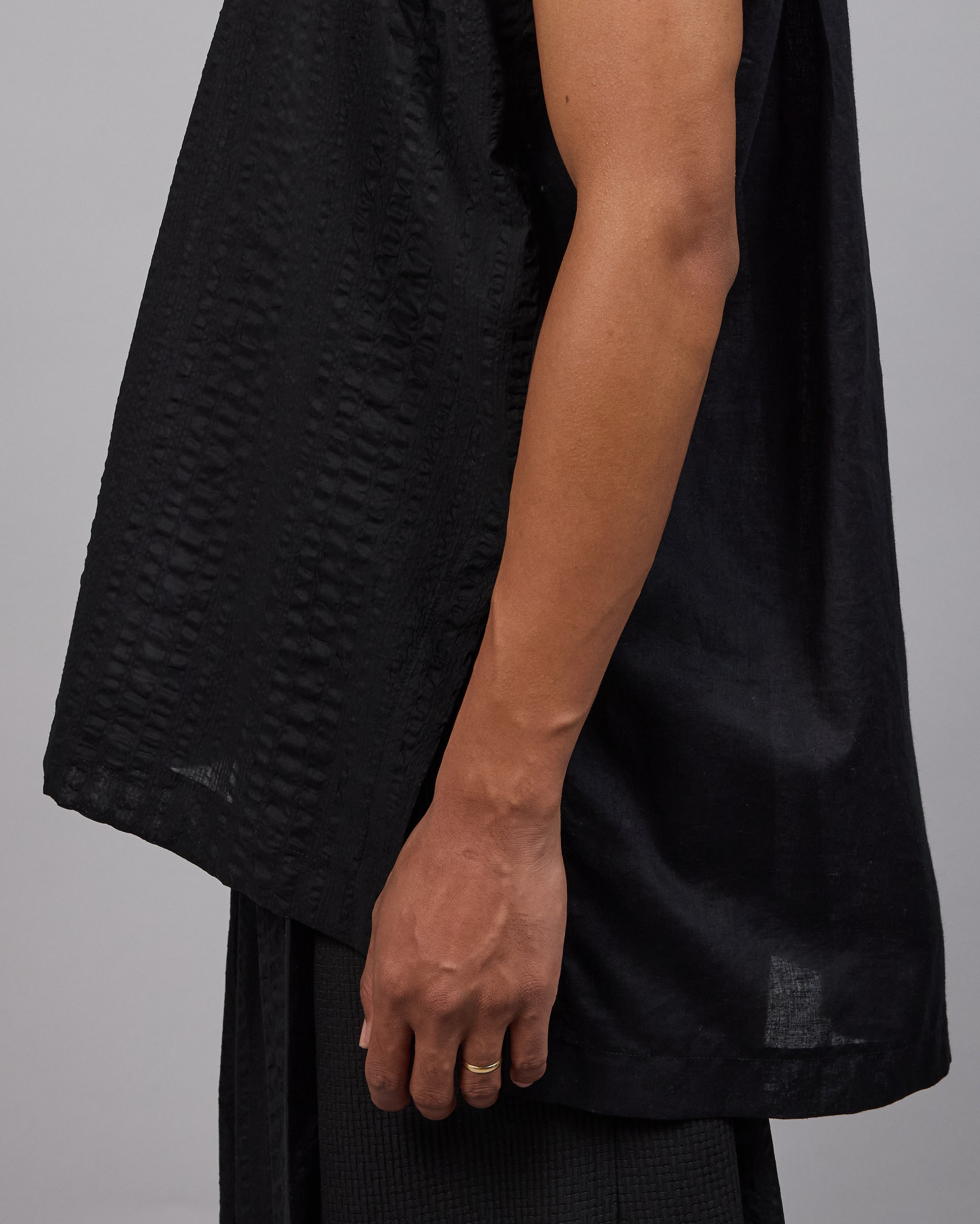 TOGA | Black Seerlawn