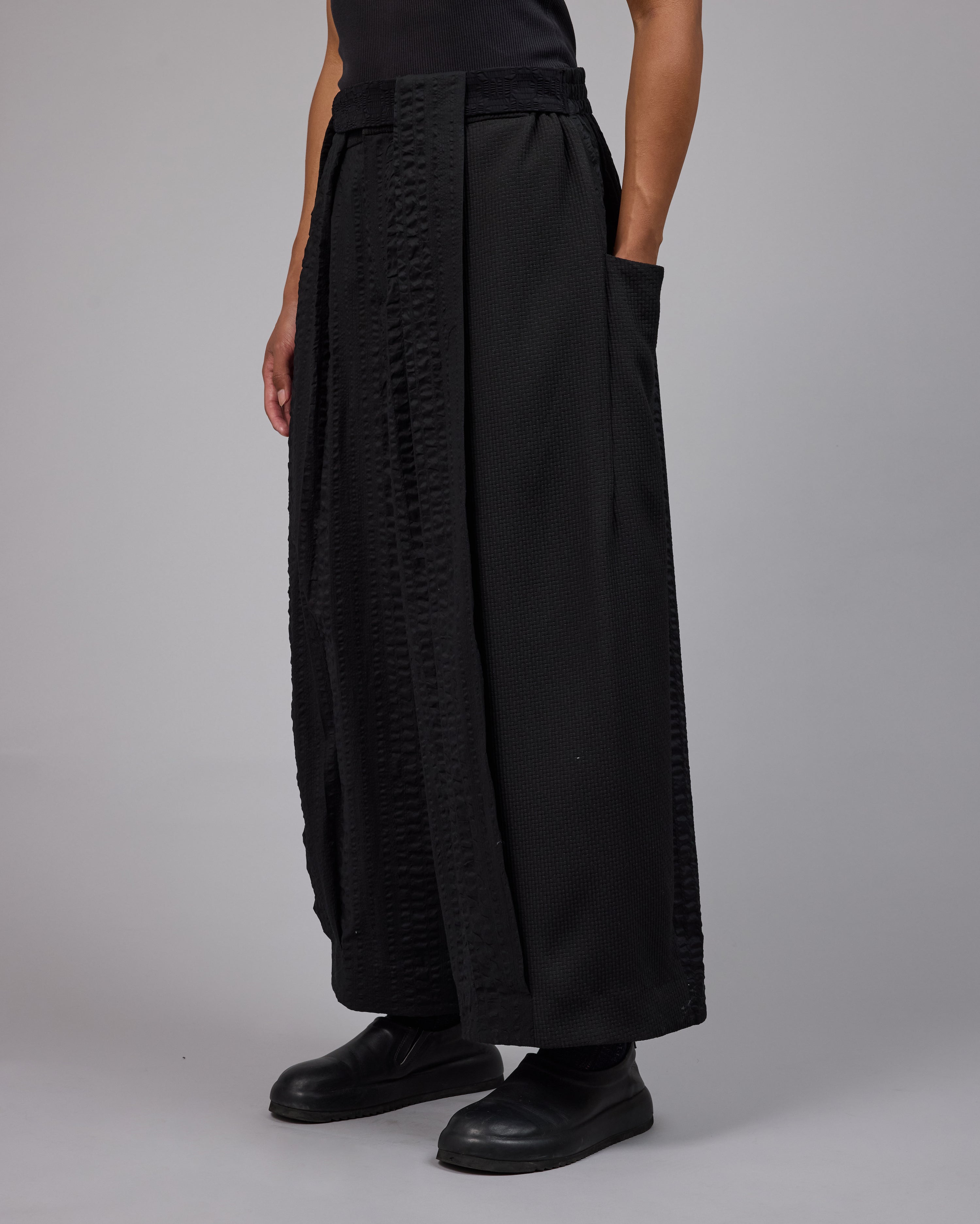 BAROVER | Black Seerlawn