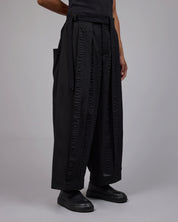 BAROVER | Black Seerlawn