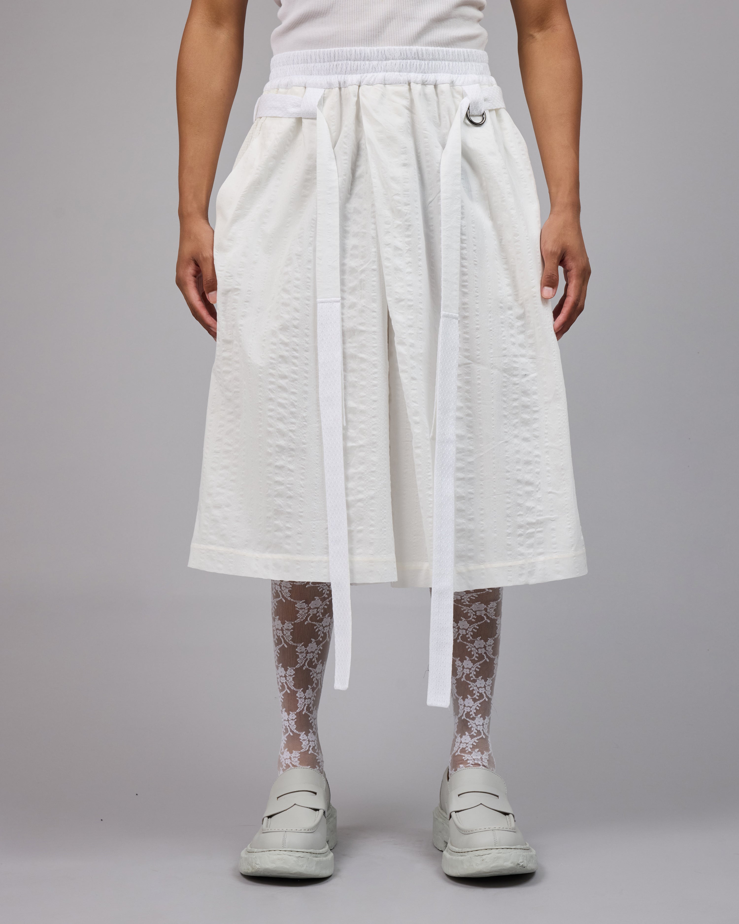 C_JOSKORTshorts-Chalk-WhiteSeerlawn01.jpg
