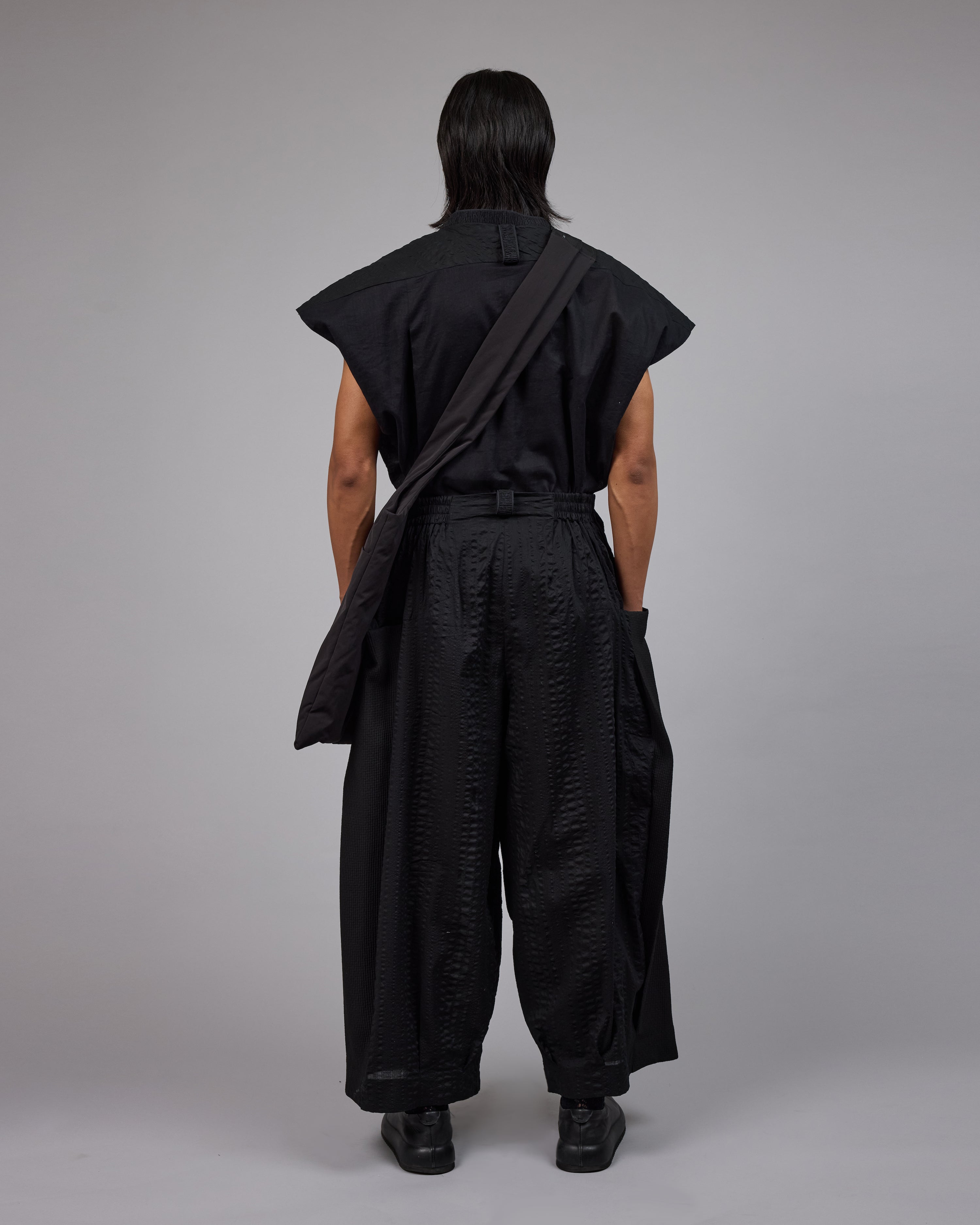 TOGA | Black Seerlawn