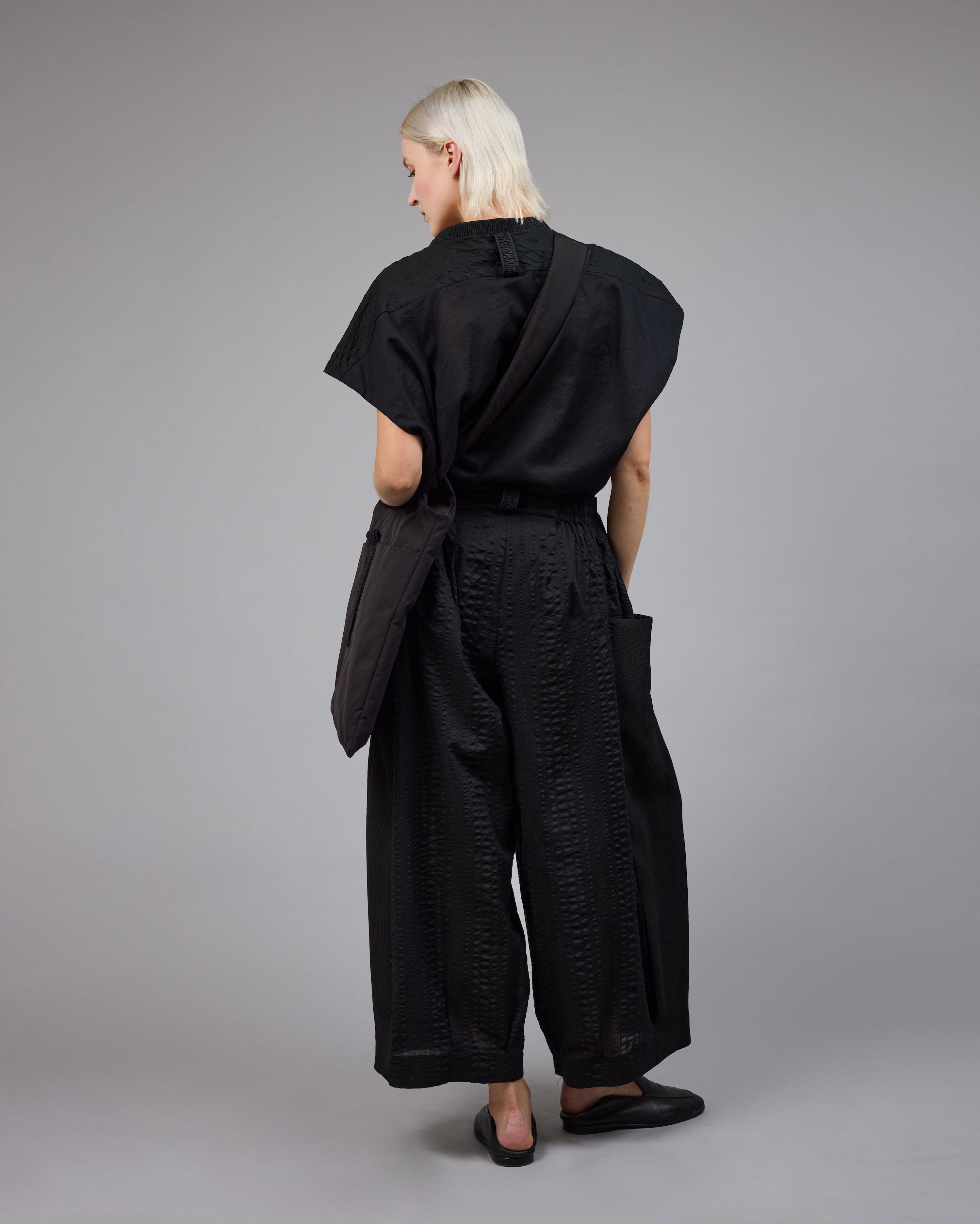 TOGA | Black Seerlawn